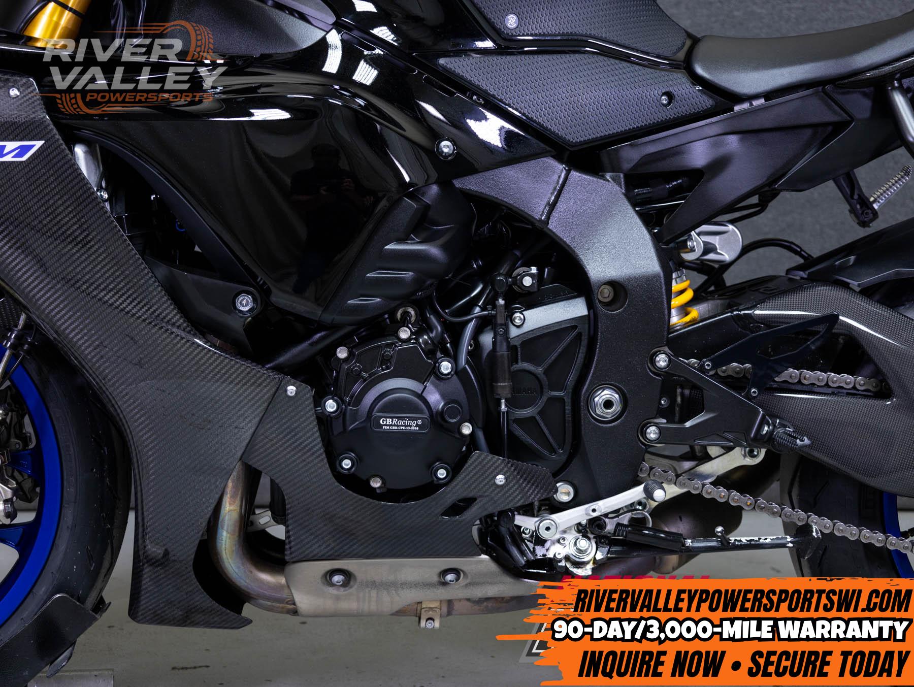 2021 YAMAHA YZFR1M 1000 W/ABS